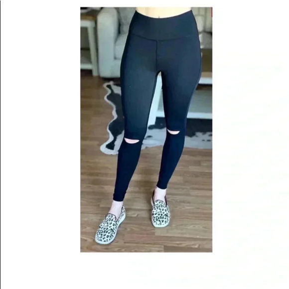 💥Xersion Navy Knee Cut Out Leggings M - Picture 2 of 9
